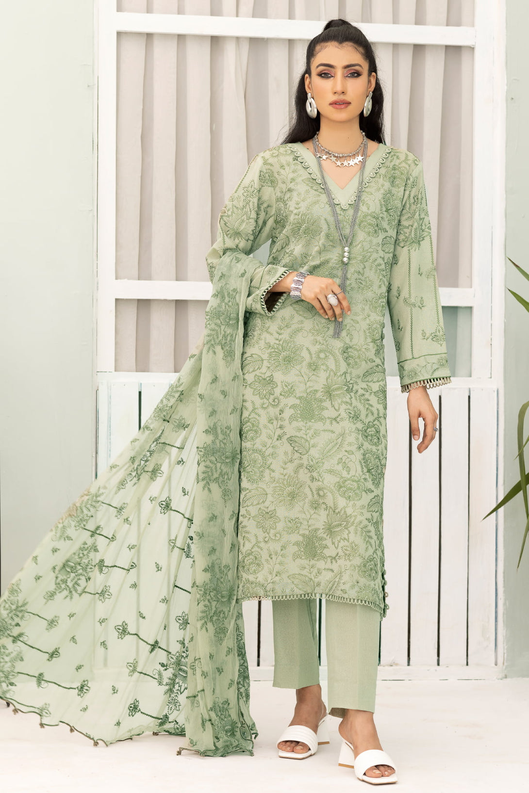 Sarang S-33 : Unstitched Embroidered Karandi 3PC - Kleren