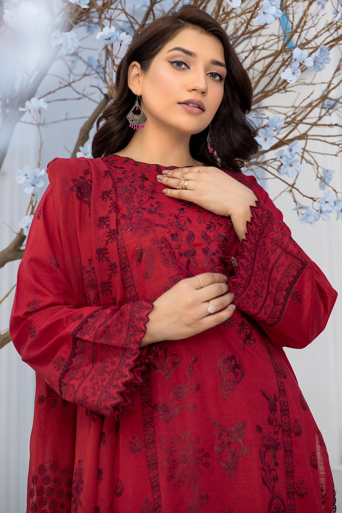 Dastak DK-34 : Embroidered Lawn 3pc - Kleren- Colors of Life