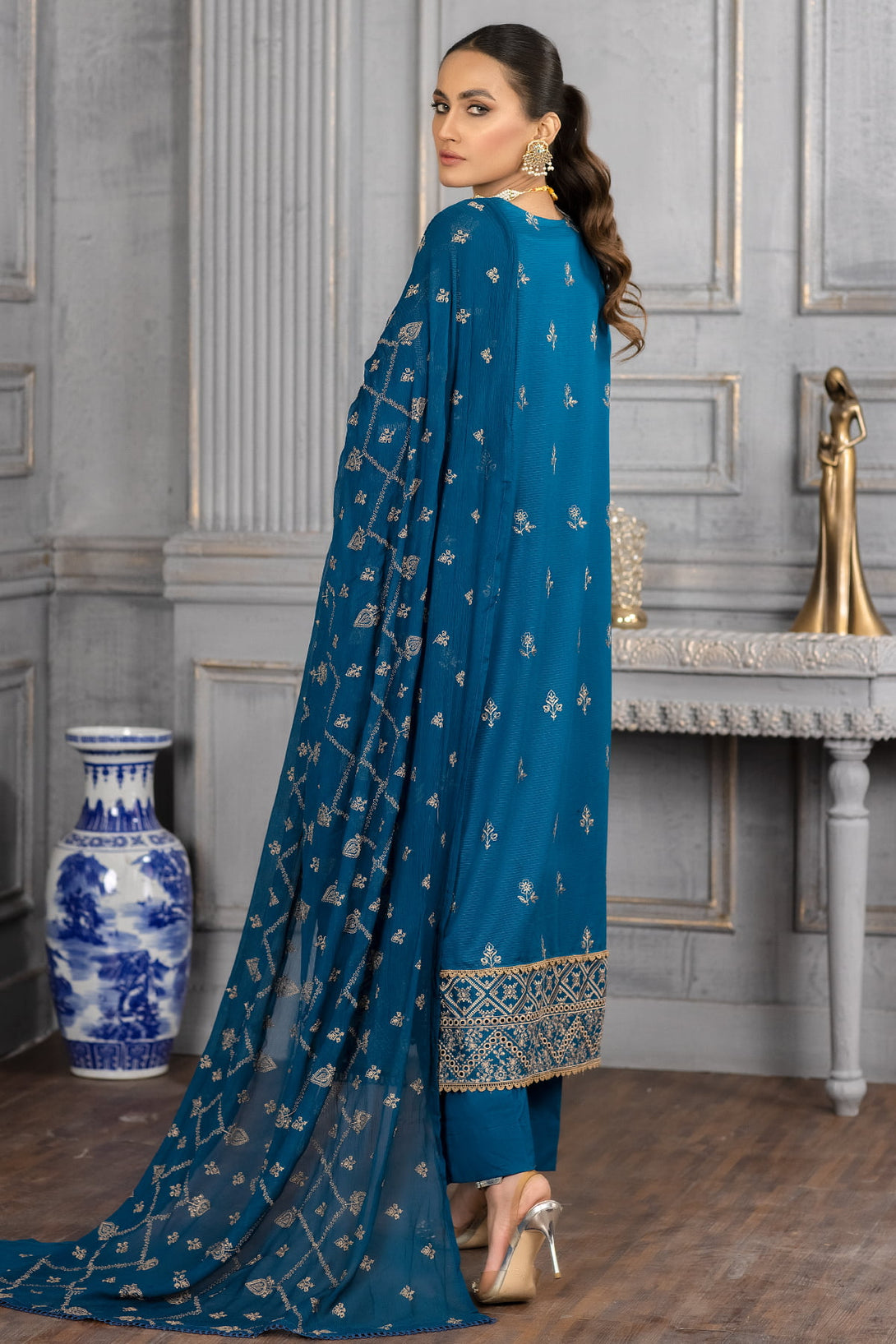 Dastak DK-36 : Embroidered Lawn 3pc - Kleren- Colors of Life