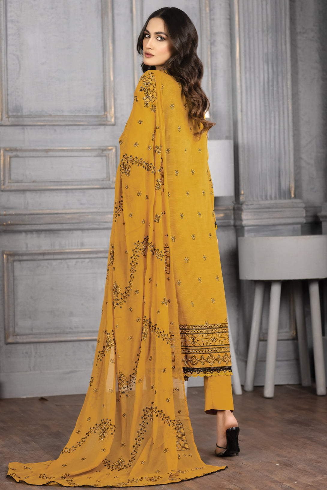 Dastak DK-37 : Embroidered Lawn 3pc - Kleren- Colors of Life