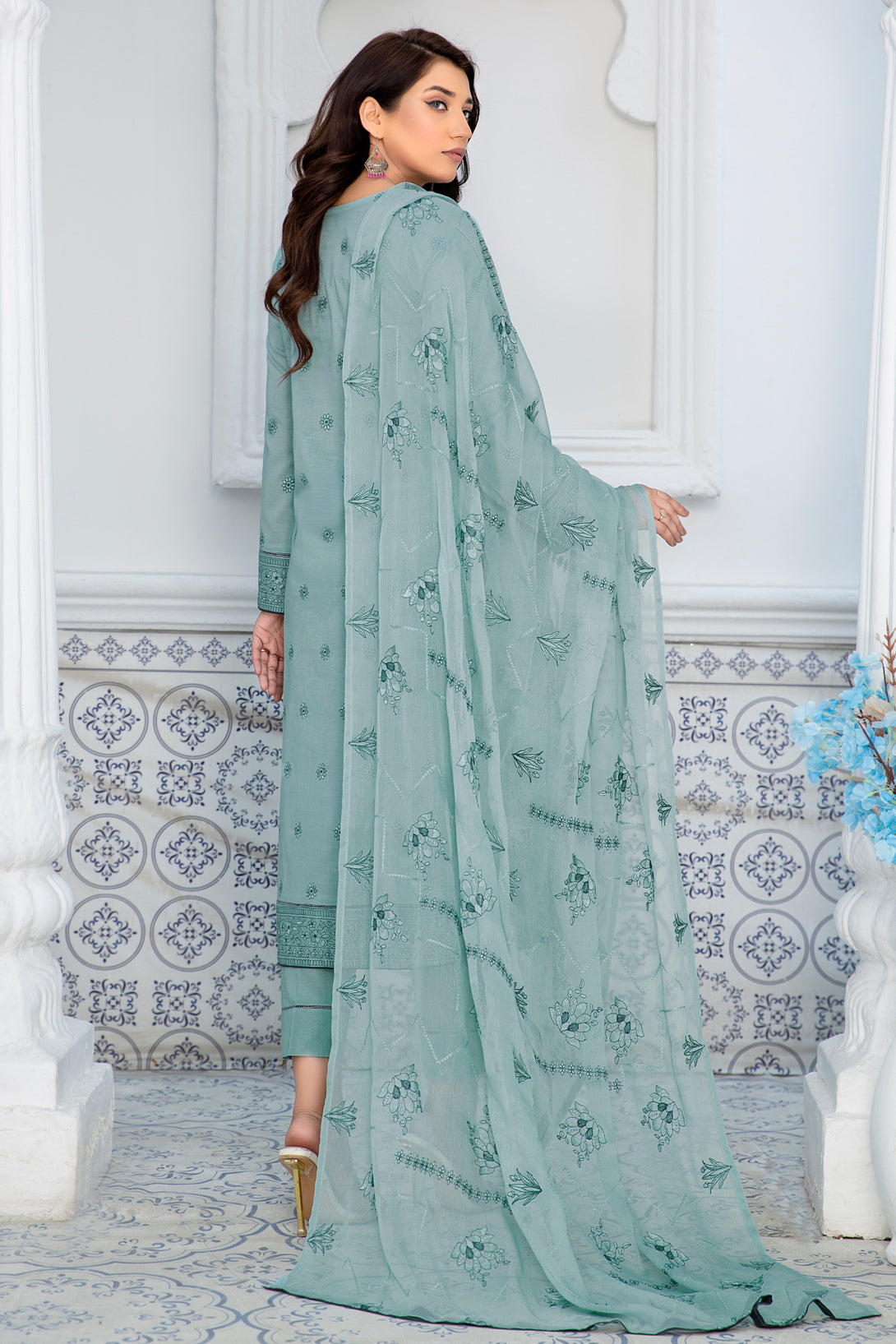 Dastak DK-39 : Embroidered Lawn 3pc - Kleren- Colors of Life