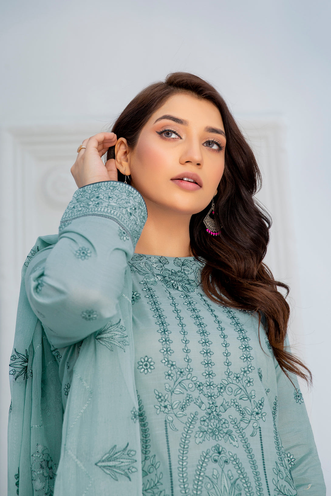 Dastak DK-39 : Embroidered Lawn 3pc - Kleren- Colors of Life