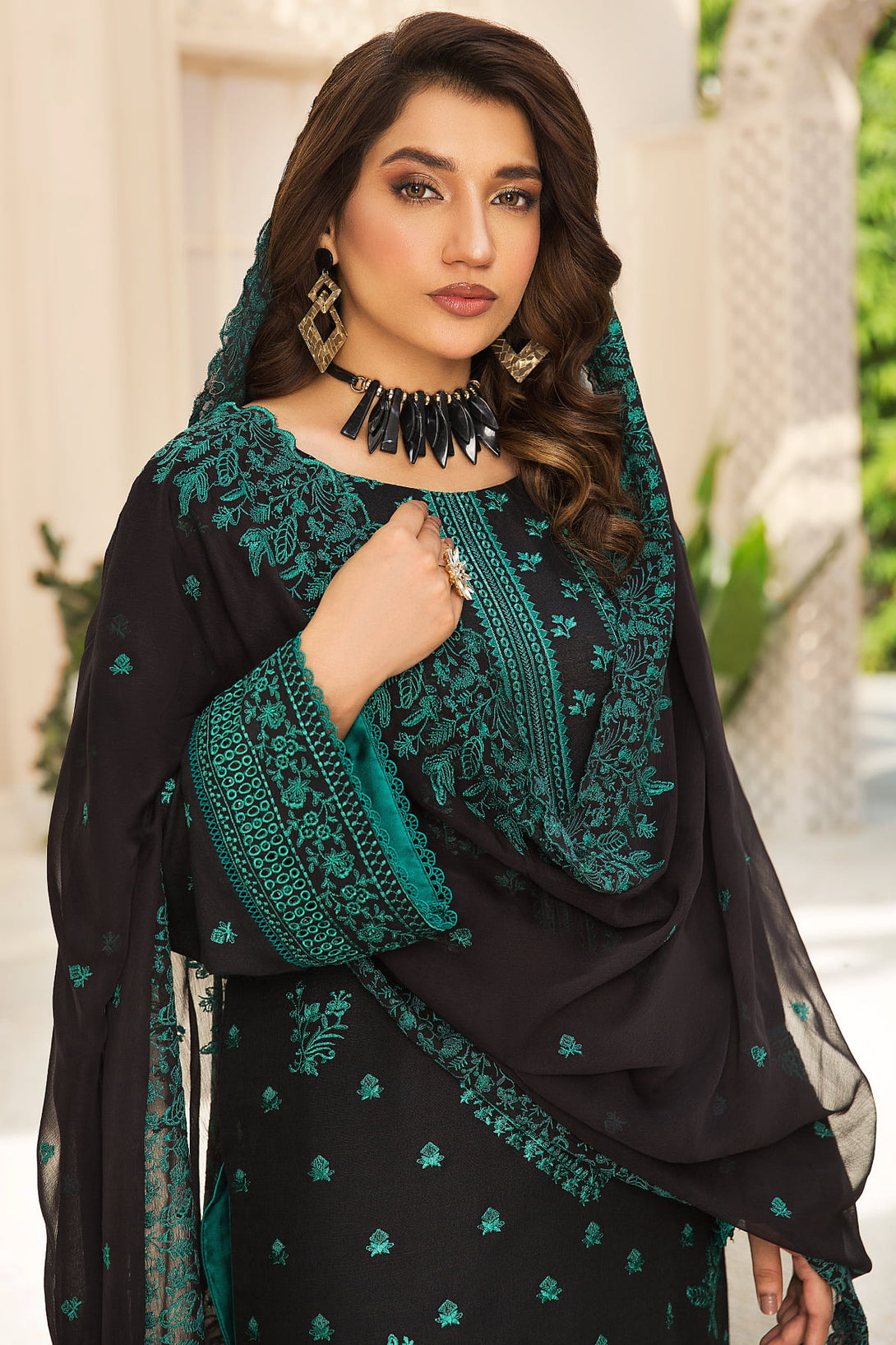Dastak DK-43 : Embroidered Lawn 3pc - Kleren- Colors of Life