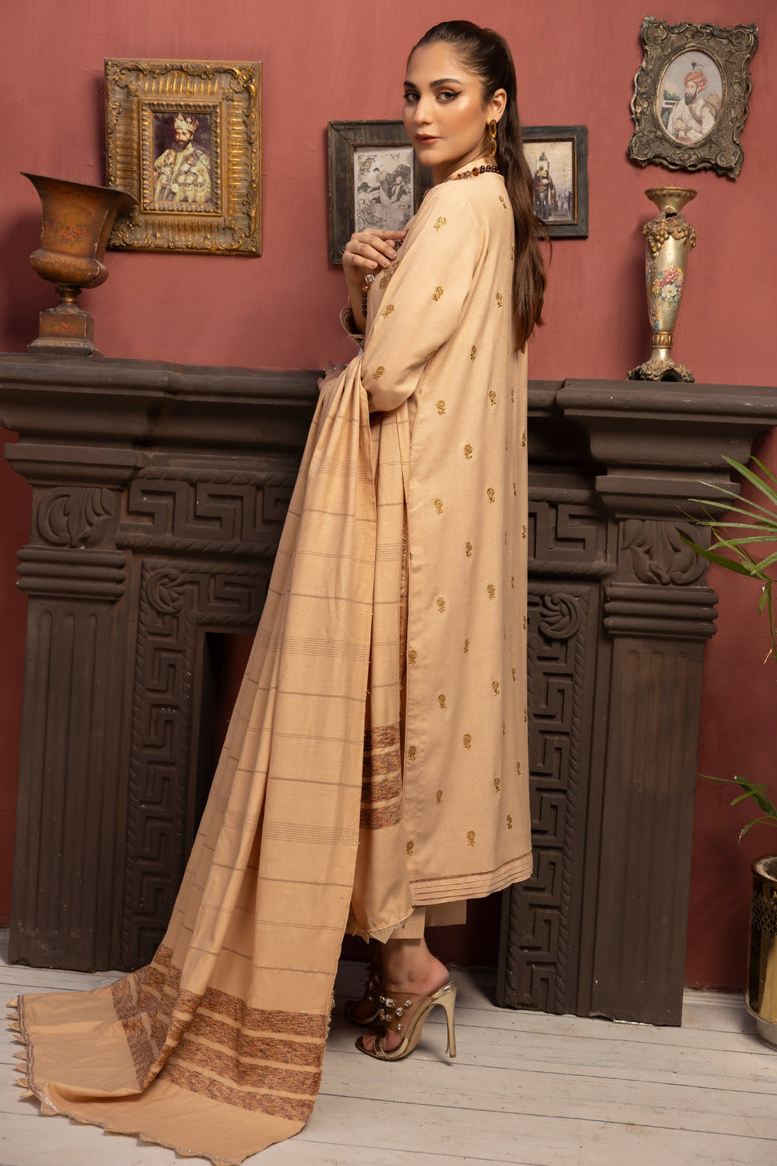 Diyar-E-Dil DL-21 : Embroidered Dhanak 3PC - Kleren- Colors of Life