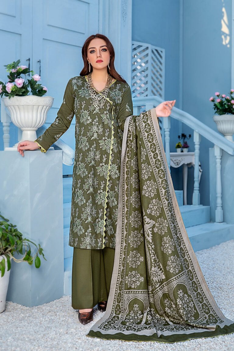 Buy Women Unstitched Clothes Online and Lawn Suits 2022